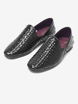 Midnight Elegance: Delco's Black Juti