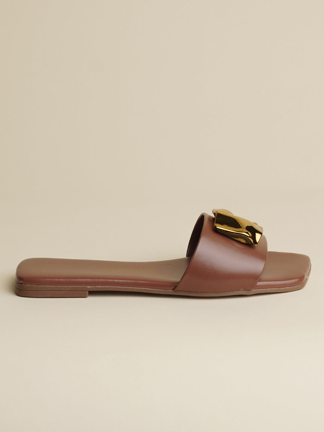 Carolina-Defined by elegance.