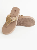 Delco Gleam Step Chappal