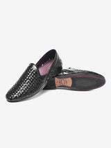 Midnight Elegance: Delco's Black Juti