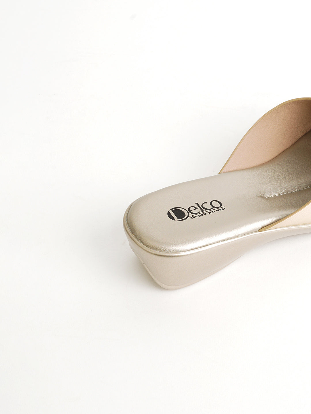 Delco Muse Easy Step Slip-Ons