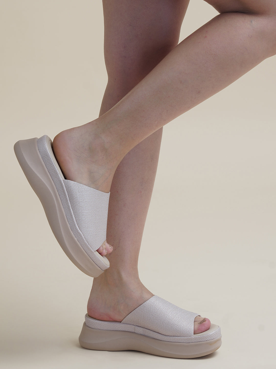 Aline-Elegance in motion.