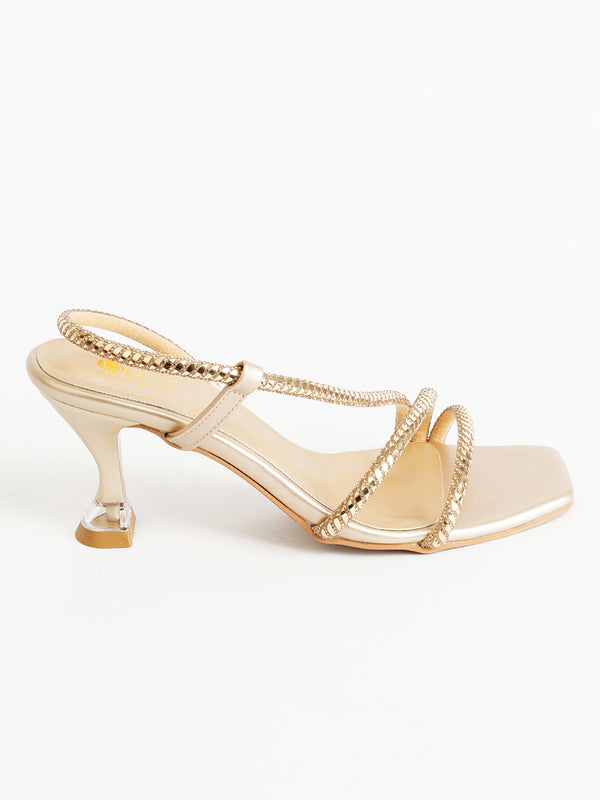 Delco chic and feminine Sandal