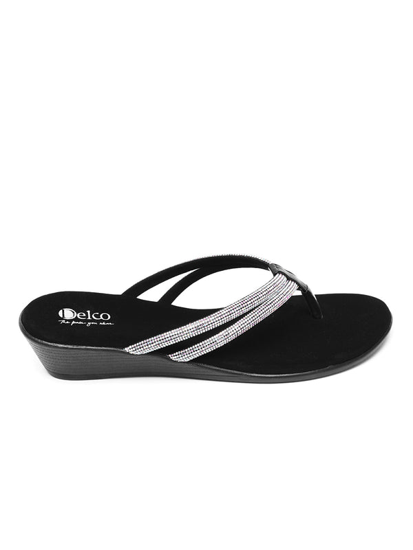 Chic Comfort: Delco's Fancy Chappal