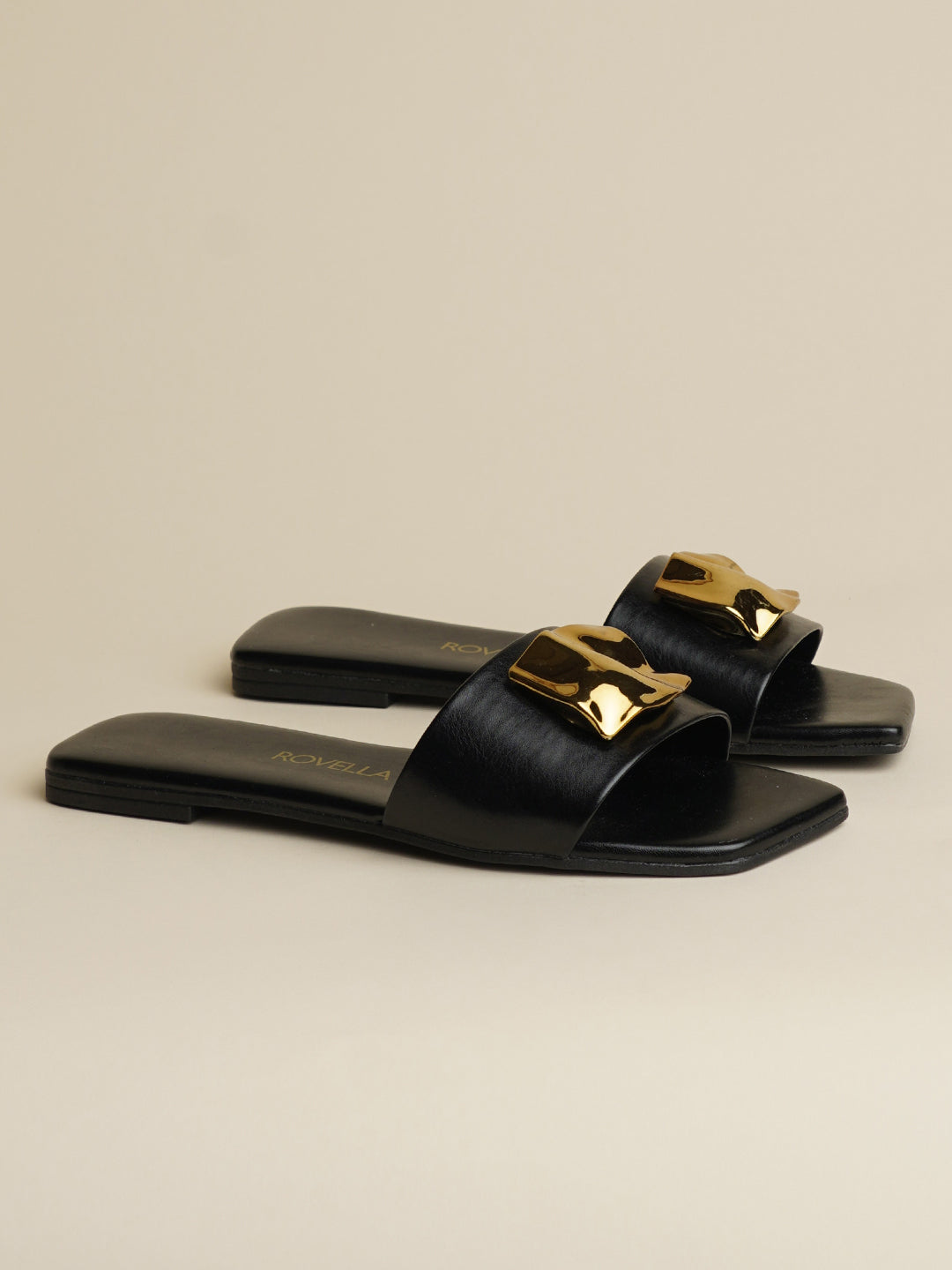 Carolina-Defined by elegance.