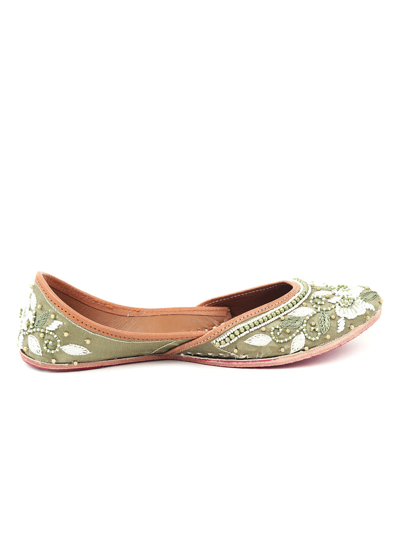 Delco Embroidered Beaded Juti