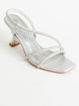 Delco chic and feminine Sandal