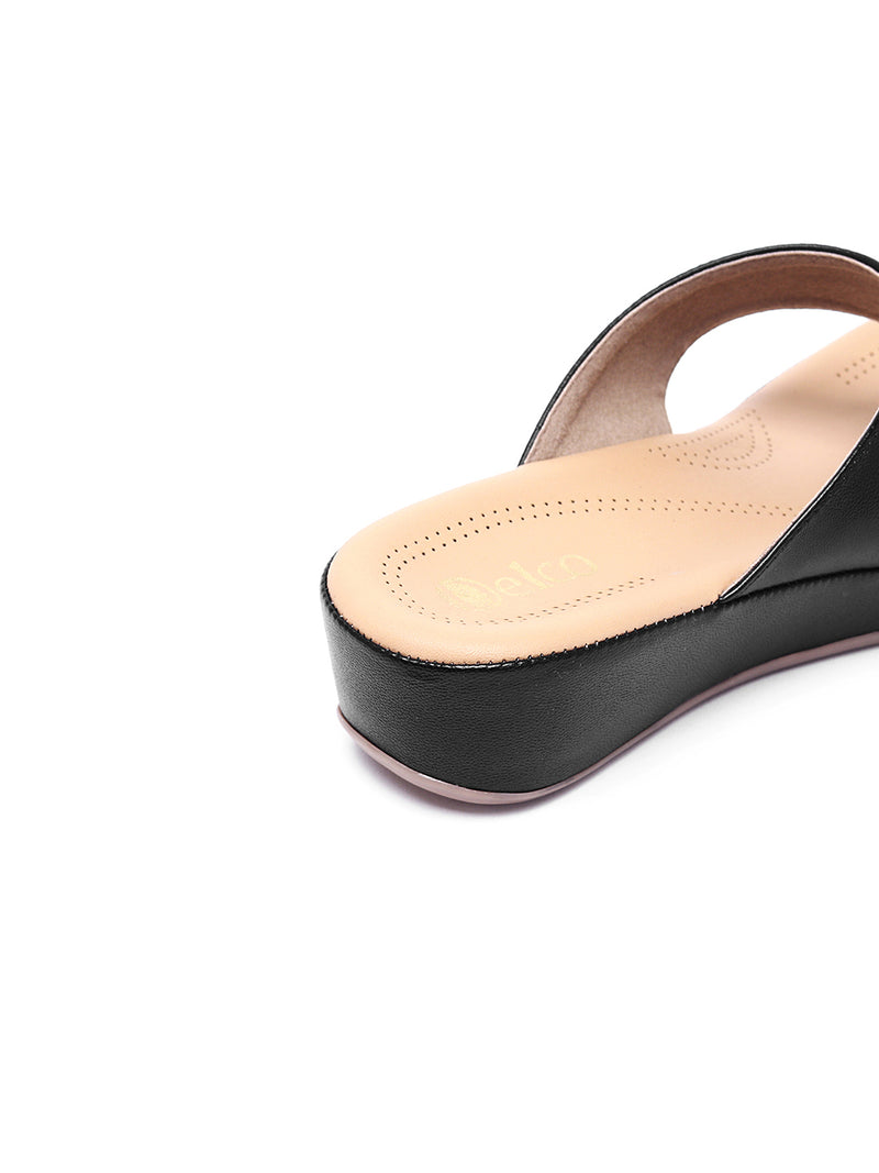 Petite Elegance: Delco Platform Chappal