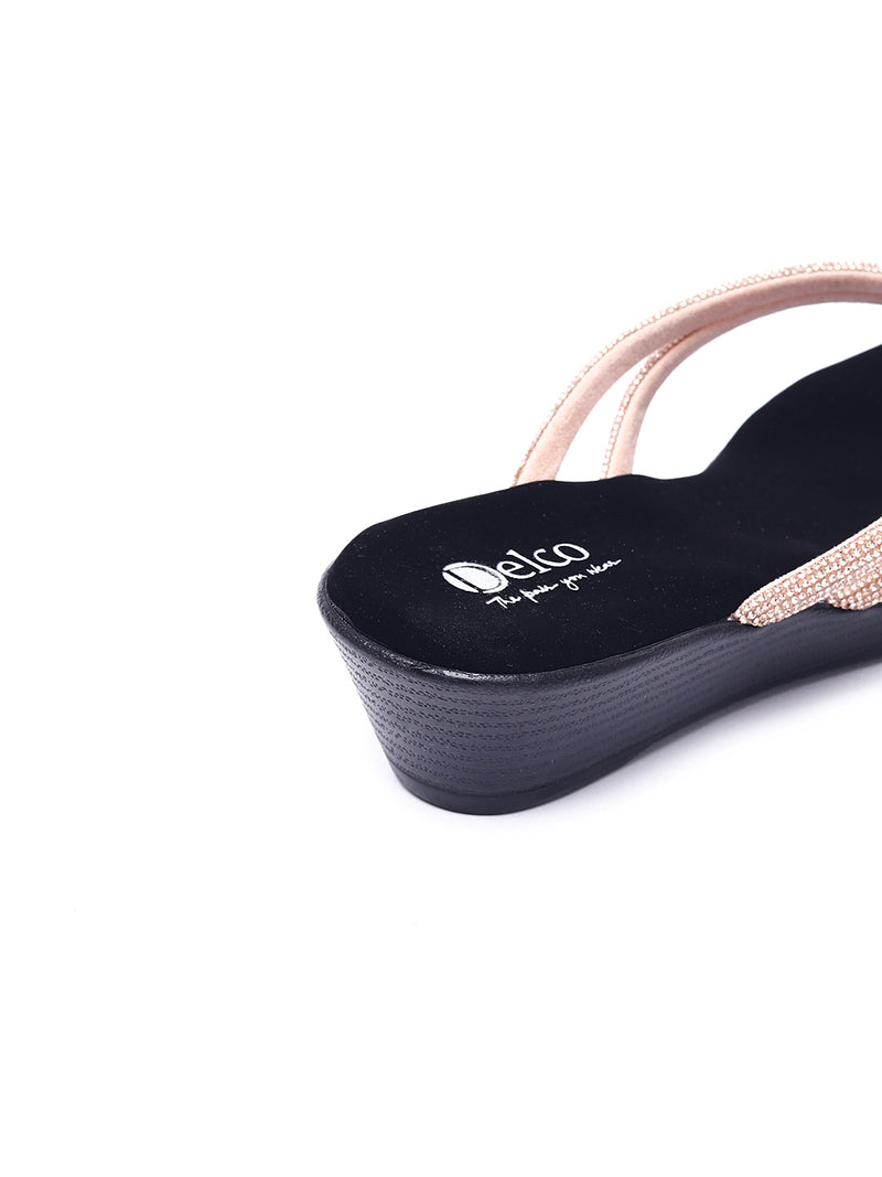 Chic Comfort: Delco's Fancy Chappal