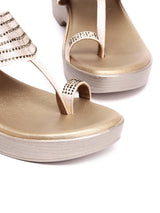 Elegant Lift: Delco's Platform Chappal