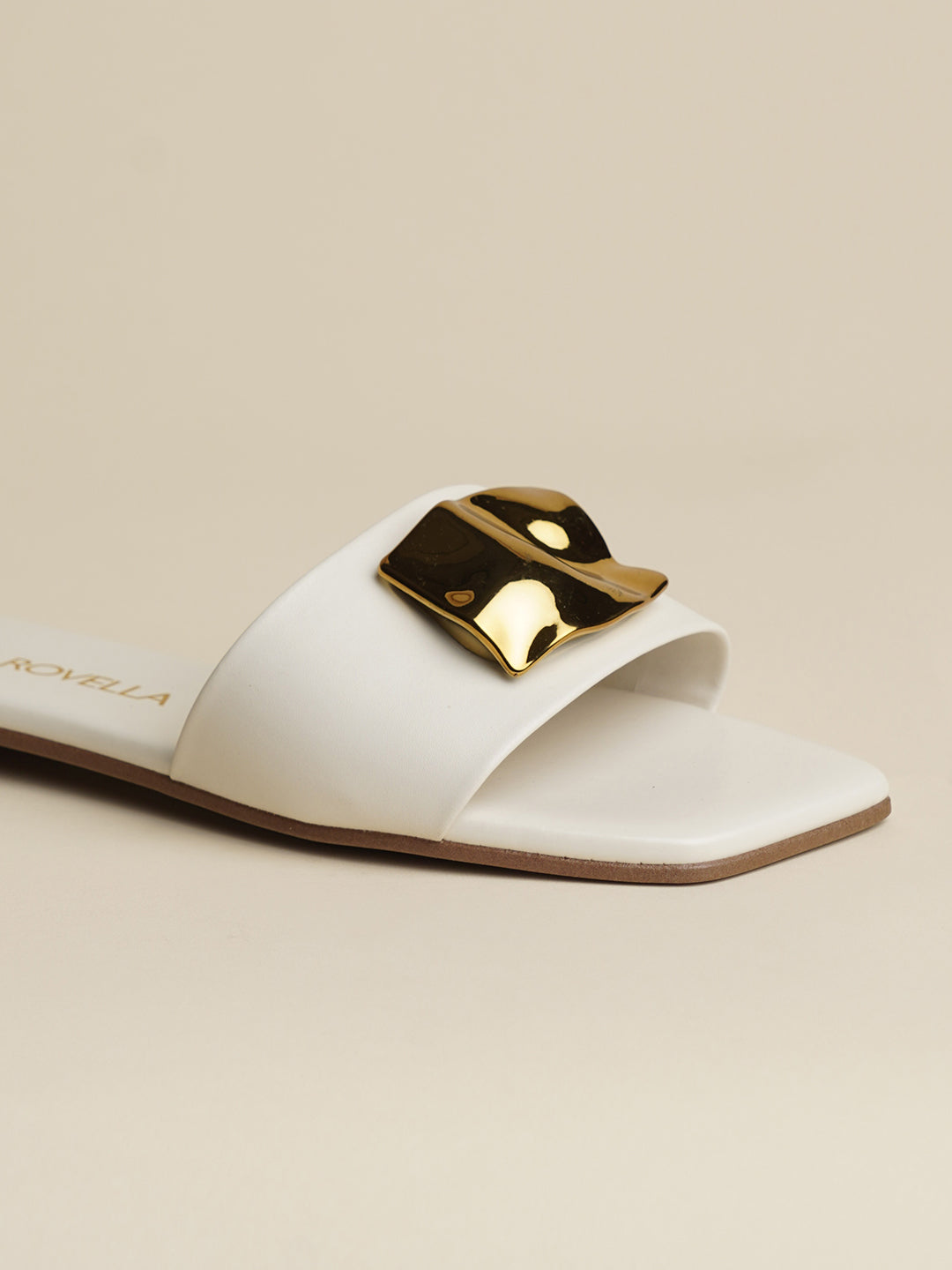 Carolina-Defined by elegance.