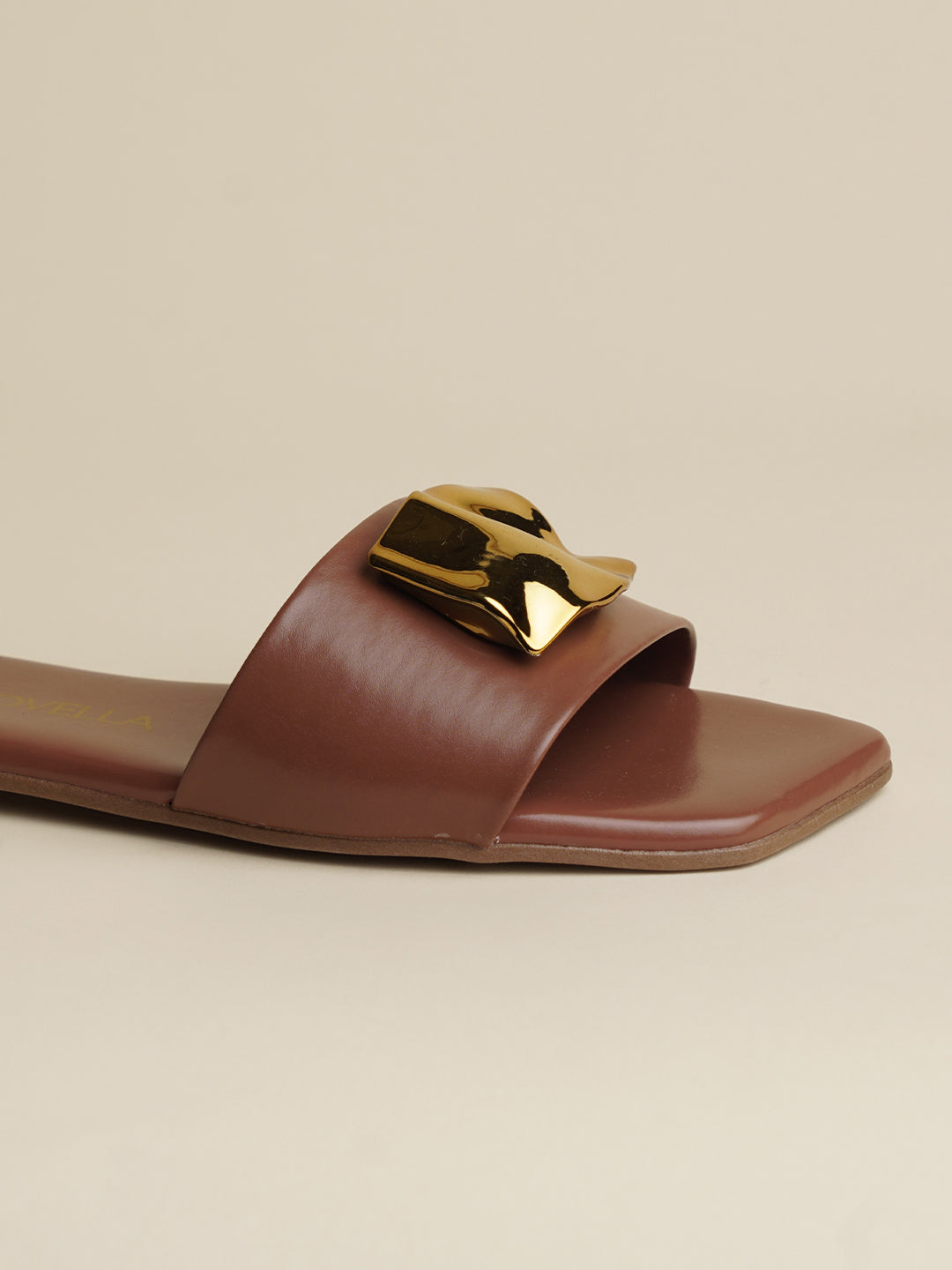 Carolina-Defined by elegance.