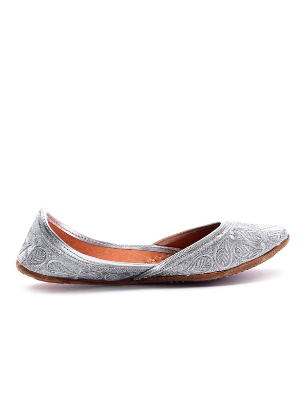 Delco Flat formal wear zari Juti