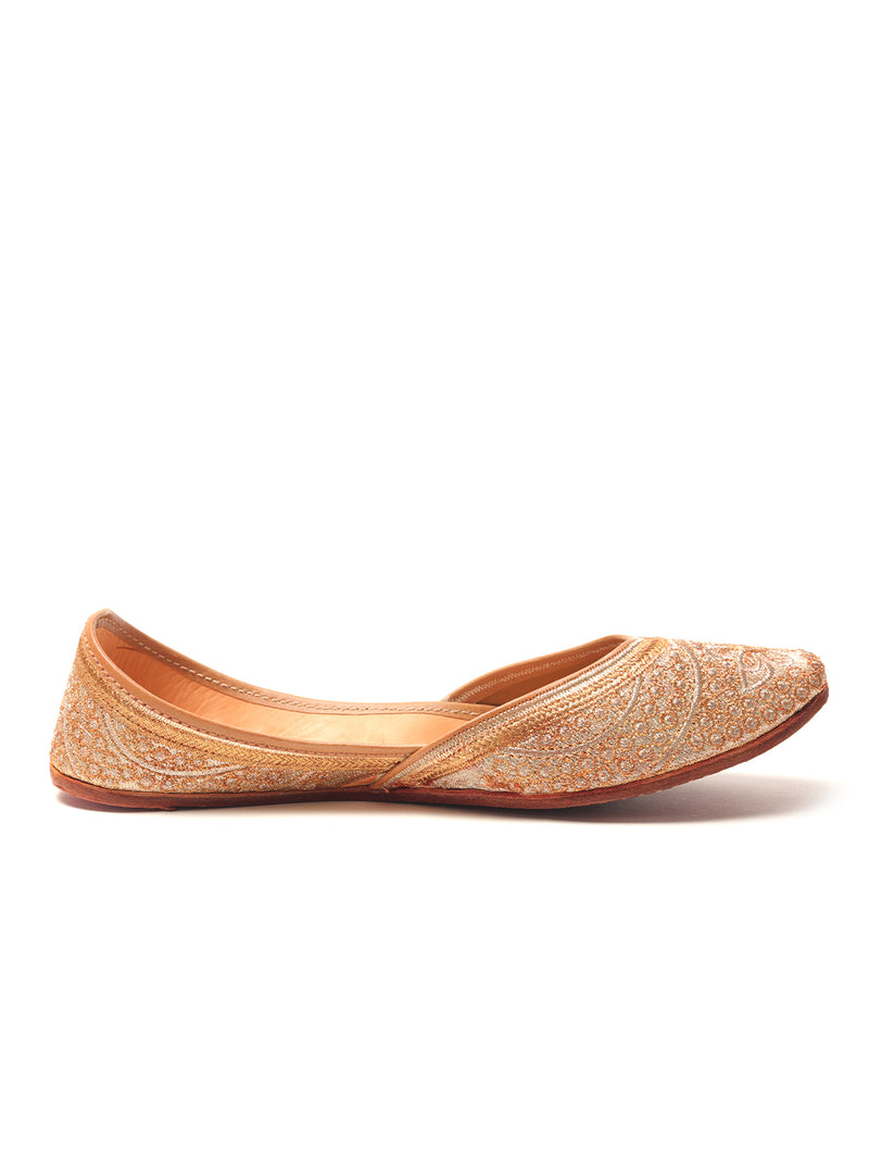Delco Women's  Tan Colored Embellished Jutis