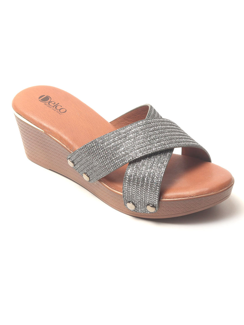 Delco's Antique Toned Slip-On Sandals