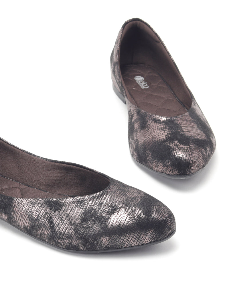 Delco Women Printed Textured Bellies
