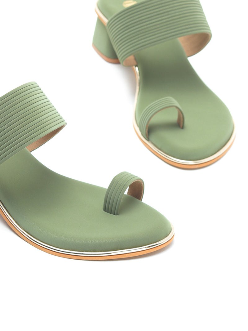 Delco Block heel Chappals