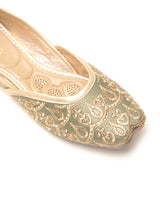 Delco Embroidered Rubber Sole Juttis