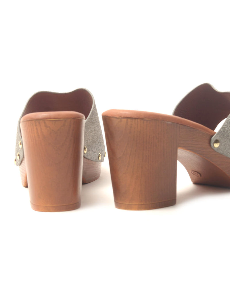 Delco Women Gun Metal Textured Sandals