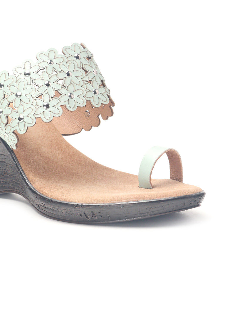 Floral-Design-wedge-heels